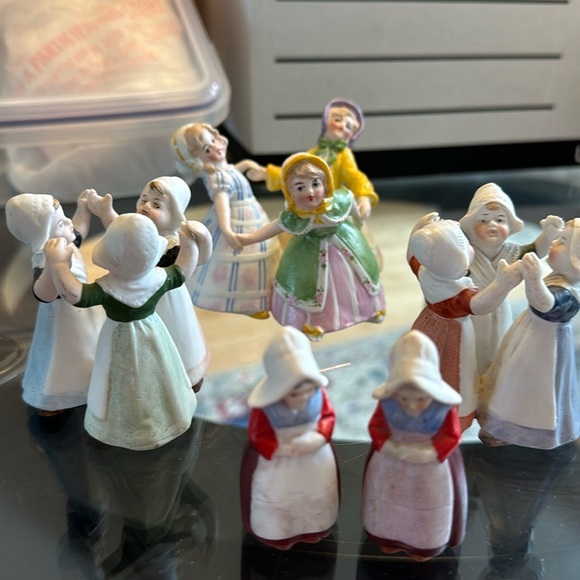 Bisque lot of 8 Dutch dancers. - Picture 1 of 9